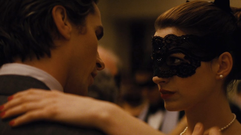 Illustration for article titled Dark Knight Rises trailer screencaps show just how bad it gets for Bruce Wayne